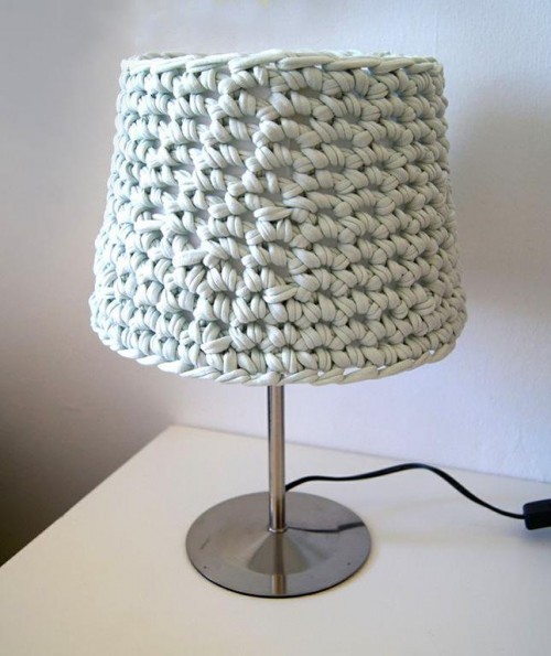 10 Fabulous DIY Ways to Recycle Old Tees t shirt Knotted Lampshade tutorial e1428814495780