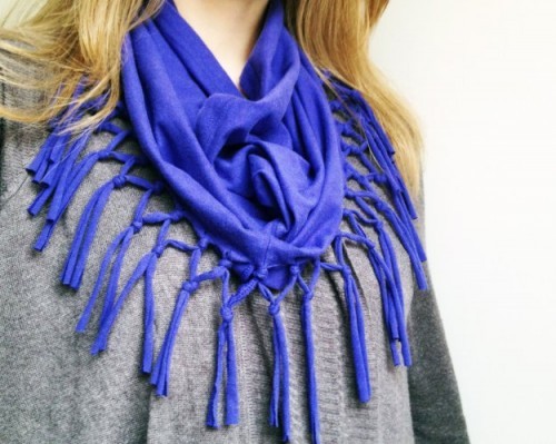 10 Fabulous DIY Ways to Recycle Old Tees t shirt scarf tutorial e1428821880822