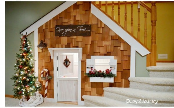 10+ Kids Under Stair Playhouse DIY Ideas and Tutorial