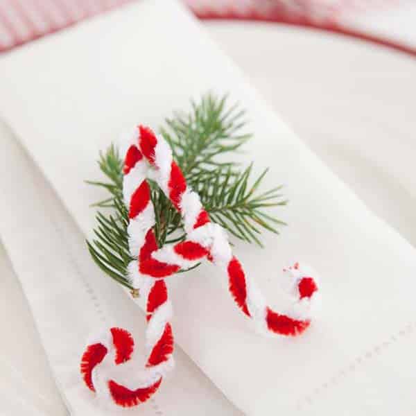 17 Super Delicate Napkin Ideas For Your Christmas Table Setting homesthetics decor 15