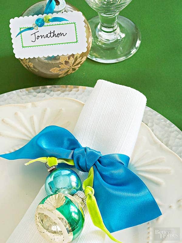 15+ Napkin Ideas For Yoyr Christmas Table Setting