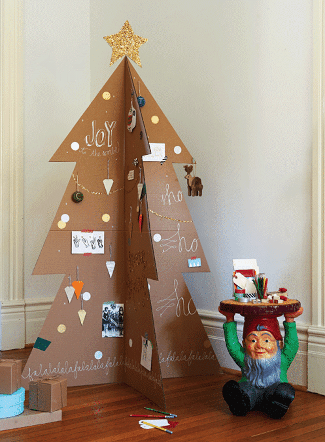 18 Exceptionally Brilliant Modern Christmas Tree Alternatives That You Can Embrace homesthetics 1