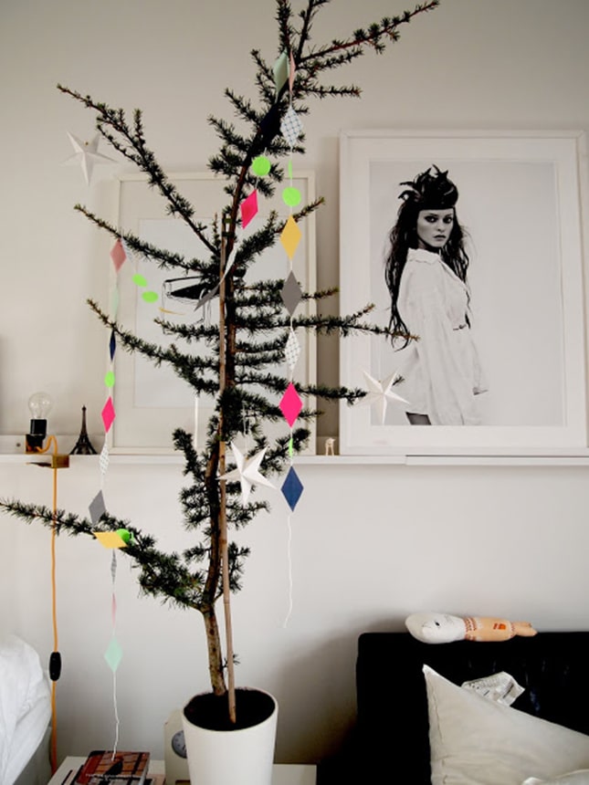 18 Exceptionally Brilliant Modern Christmas Tree Alternatives That You Can Embrace homesthetics 12