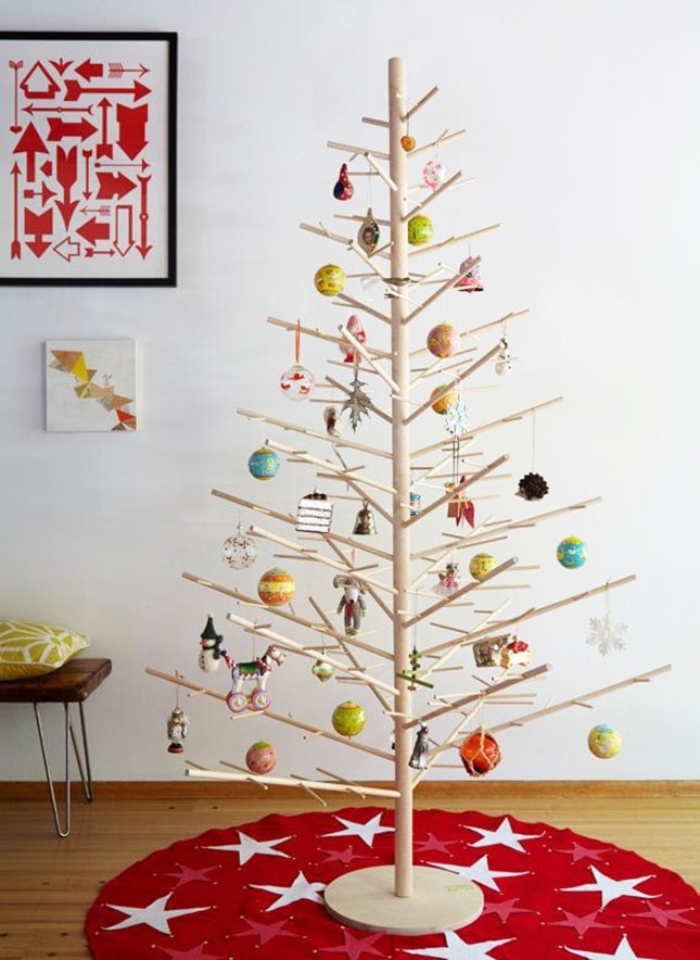 18 Exceptionally Brilliant Modern Christmas Tree Alternatives That You Can Embrace homesthetics 13