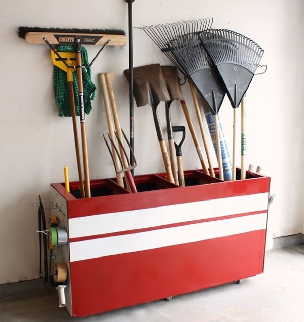 20 Creative Ideas and DIY Projects to Repurpose Old Furniture 11