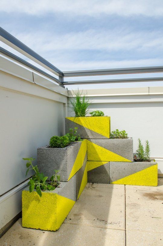 20+ Creative Uses of Concrete Blocks in Your Home and Garden