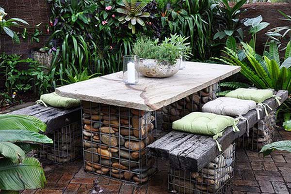 20 Fabulous DIY Garden Decorating Ideas with Pepples and Stones10