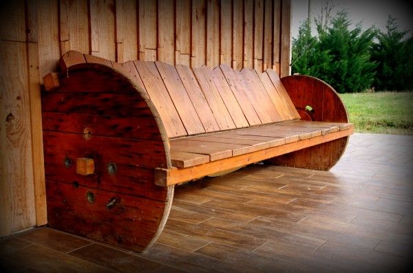 19 Projects You Can Create From Old Pallets