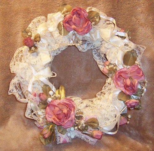 22 Awesomely Shabby Chic Christmas Wreath That Can Be Used All Year Round 15
