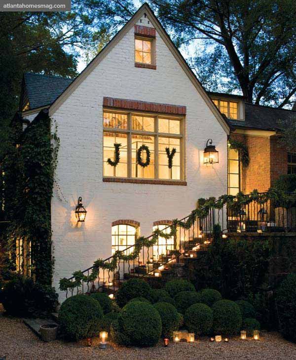 25+ Inspiring Last Minute Christmas Windows Decorating Ideas