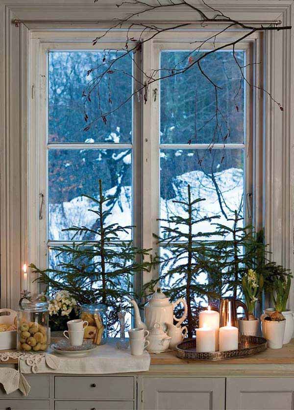 25+ Inspiring Last Minute Christmas Windows Decorating Ideas