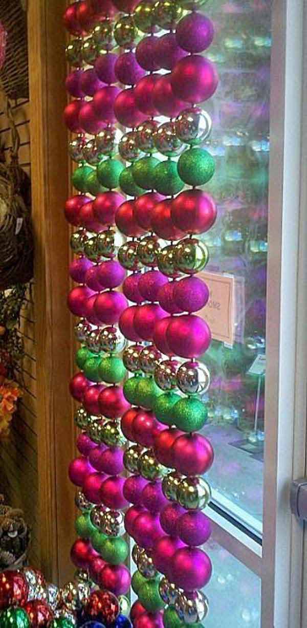 25+ Inspiring Last Minute Christmas Windows Decorating Ideas