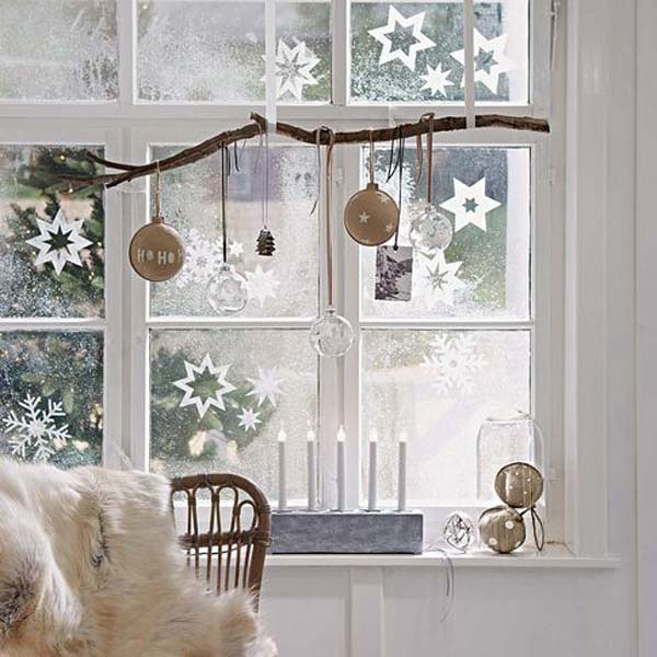 25+ Inspiring Last Minute Christmas Windows Decorating Ideas