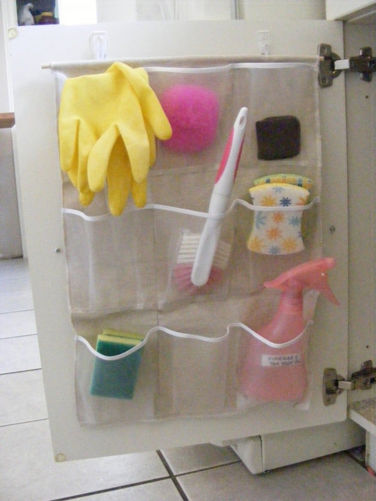 20+ Brilliant DIY Storage And Organization Hacks For Small Bathrooms