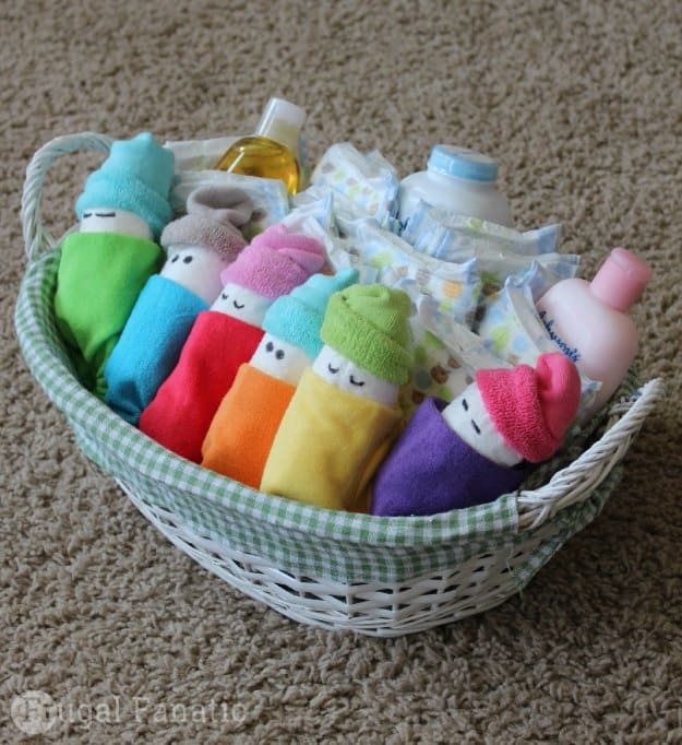 35+ Fabulous DIY Baby Shower Gifts