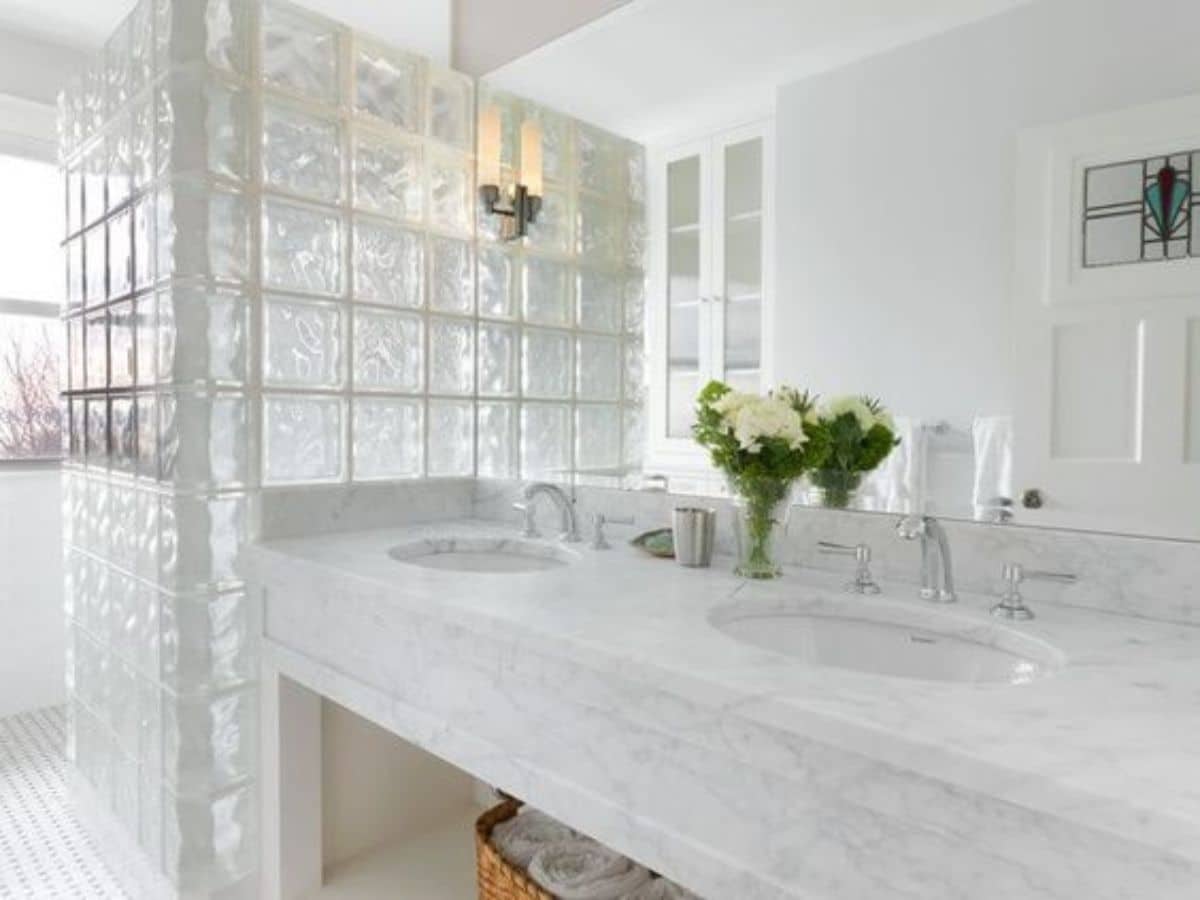 Bathroom decorated with glass blocks 16