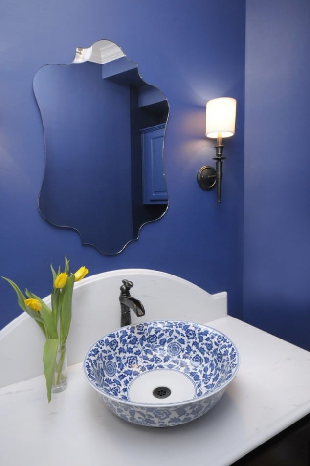 Blue-Optic-Sea-Glass-Lamp-Decorating-Ideas-Gallery-in-Powder-Room-Traditional-design-ideas