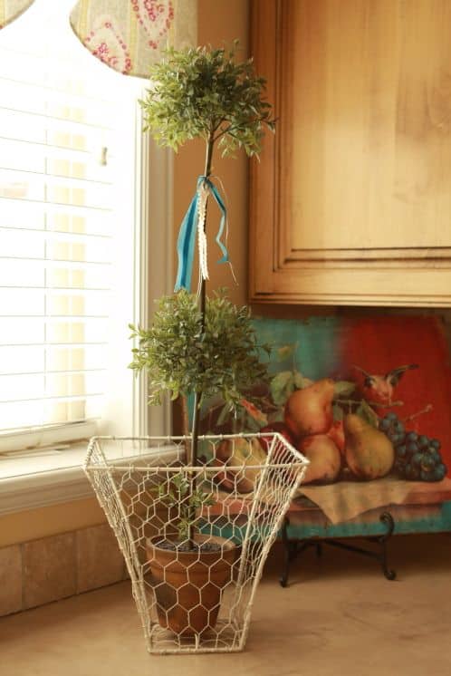 25+ DIY Chicken Wire Crafts That Will Fascinate You