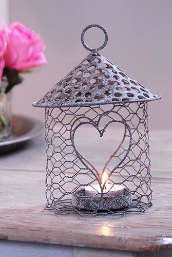 25+ DIY Chicken Wire Crafts That Will Fascinate You