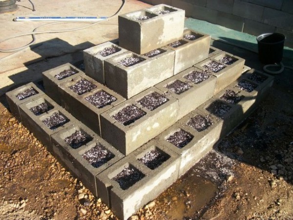 DIY Cinder Block Raised Garden Bed (Video)