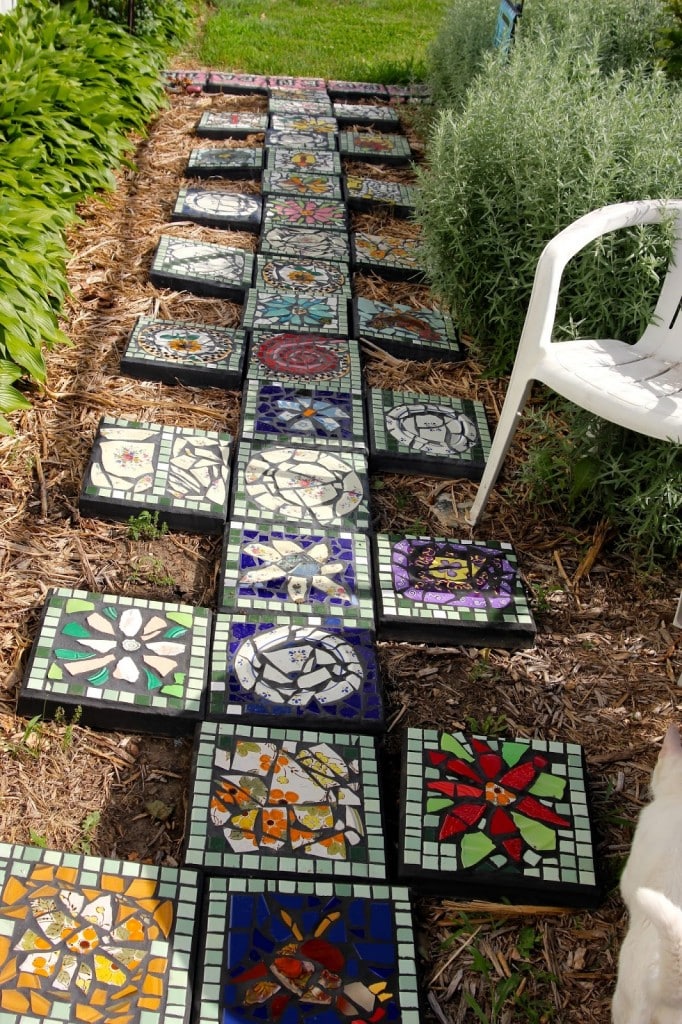 15+ Lovely Decorative Stepping Stone