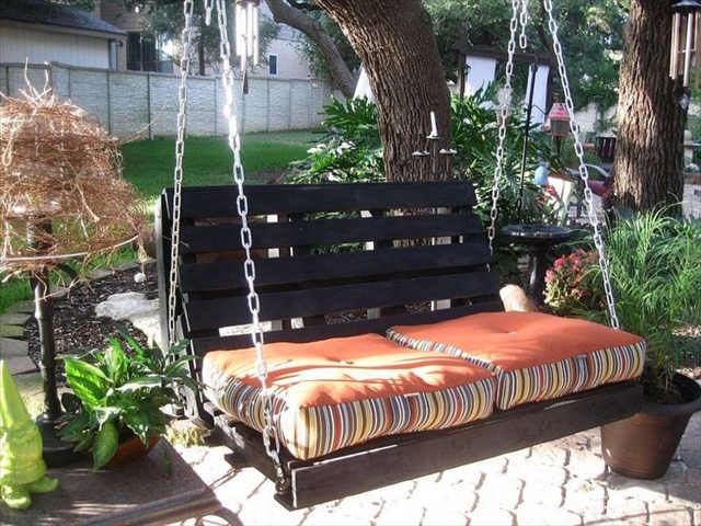 DIY Patio and Garden Swings (20+ Fabulous Ideas)