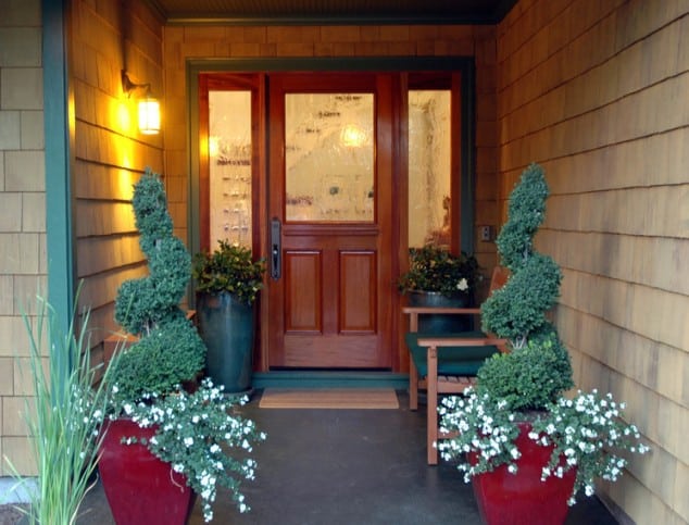 15 Gorgeous Front Door Flower Decorations