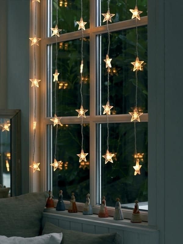 TOP 10 Bright and Sparkling Christmas Window Decoration Ideas