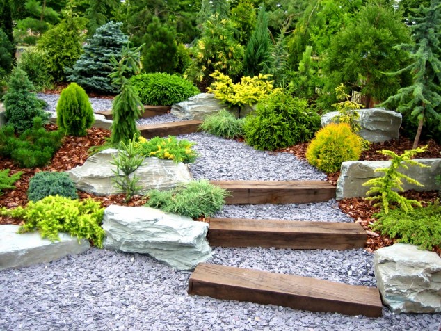 10+ Delightful Garden Decorations With Pebbles