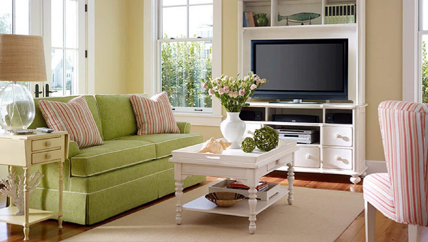 Decorating a Living Room: Essential Tips for a Stylish Space