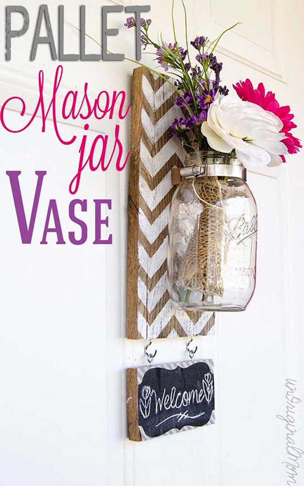 Pallet Mason Jar Vase