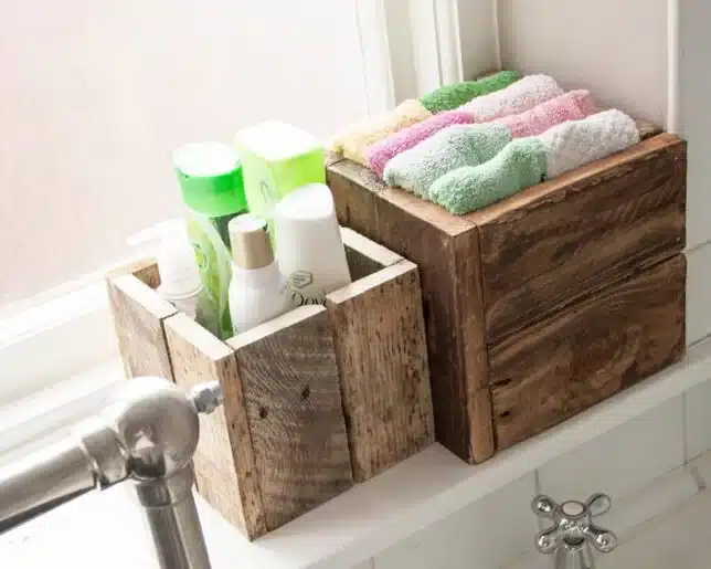Pallet Projects for Your Bathroom 3
