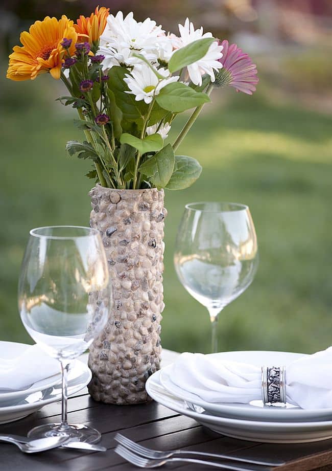 10 DIY Vases For Your Beautiful Flowers