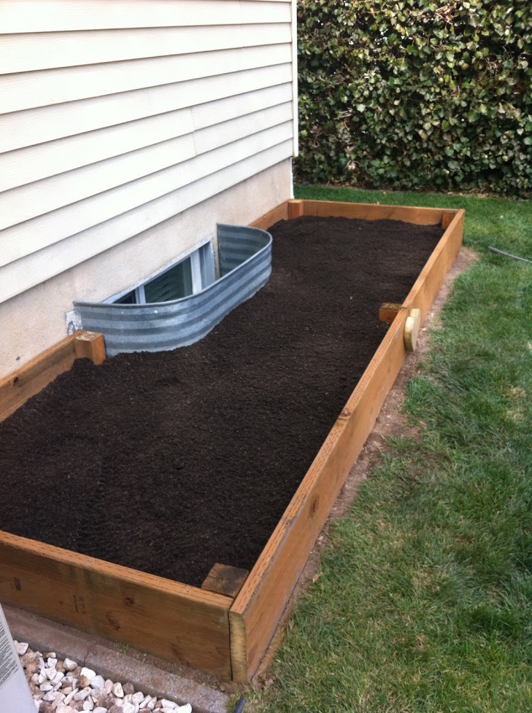 15 Cheap & Easy DIY Raised Garden Beds