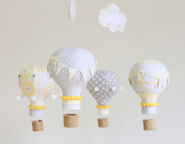 20+ Fantastic DIY Ways To Recycle Old Light Bulbs