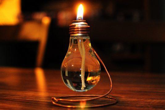 20+ Fantastic DIY Ways To Recycle Old Light Bulbs