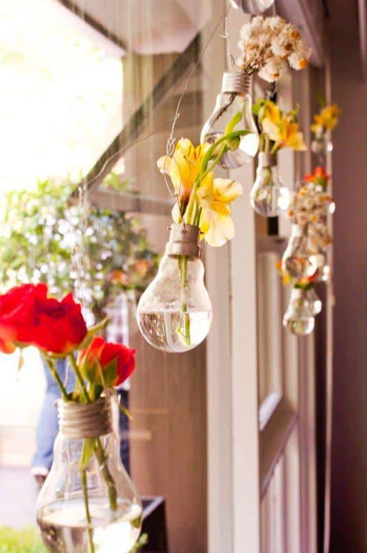 20+ Fantastic DIY Ways To Recycle Old Light Bulbs