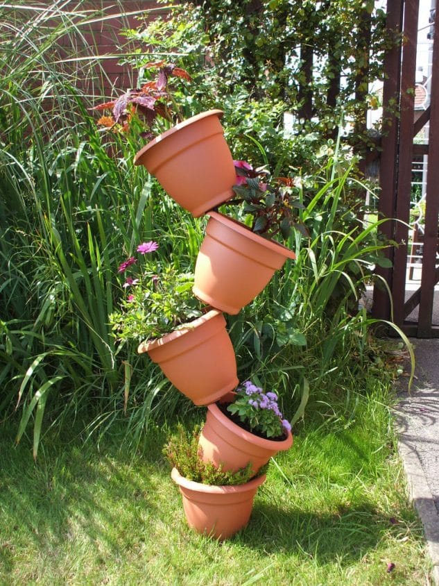 15 Wonderfull DIY  Stacked Flower  Pots 