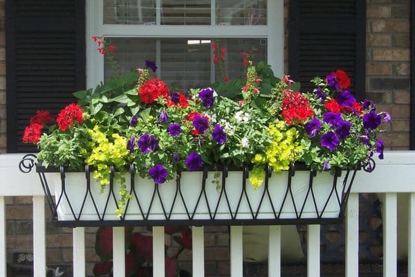 balcony-flower-boxes-12