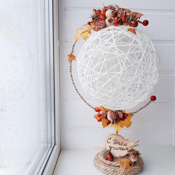 balloon and yarn decor creative diy ideas 1
