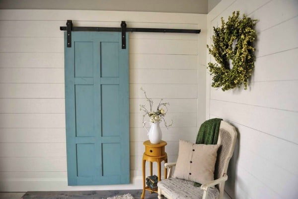 15+ Charming Barn Doors Reuse Ideas