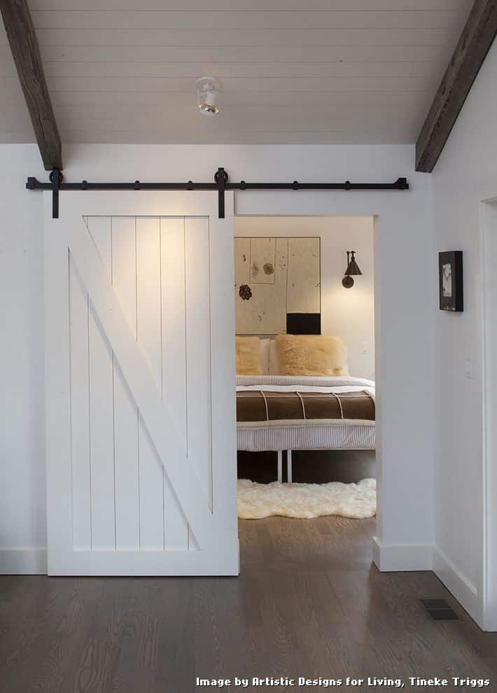 15+ Charming Barn Doors Reuse Ideas