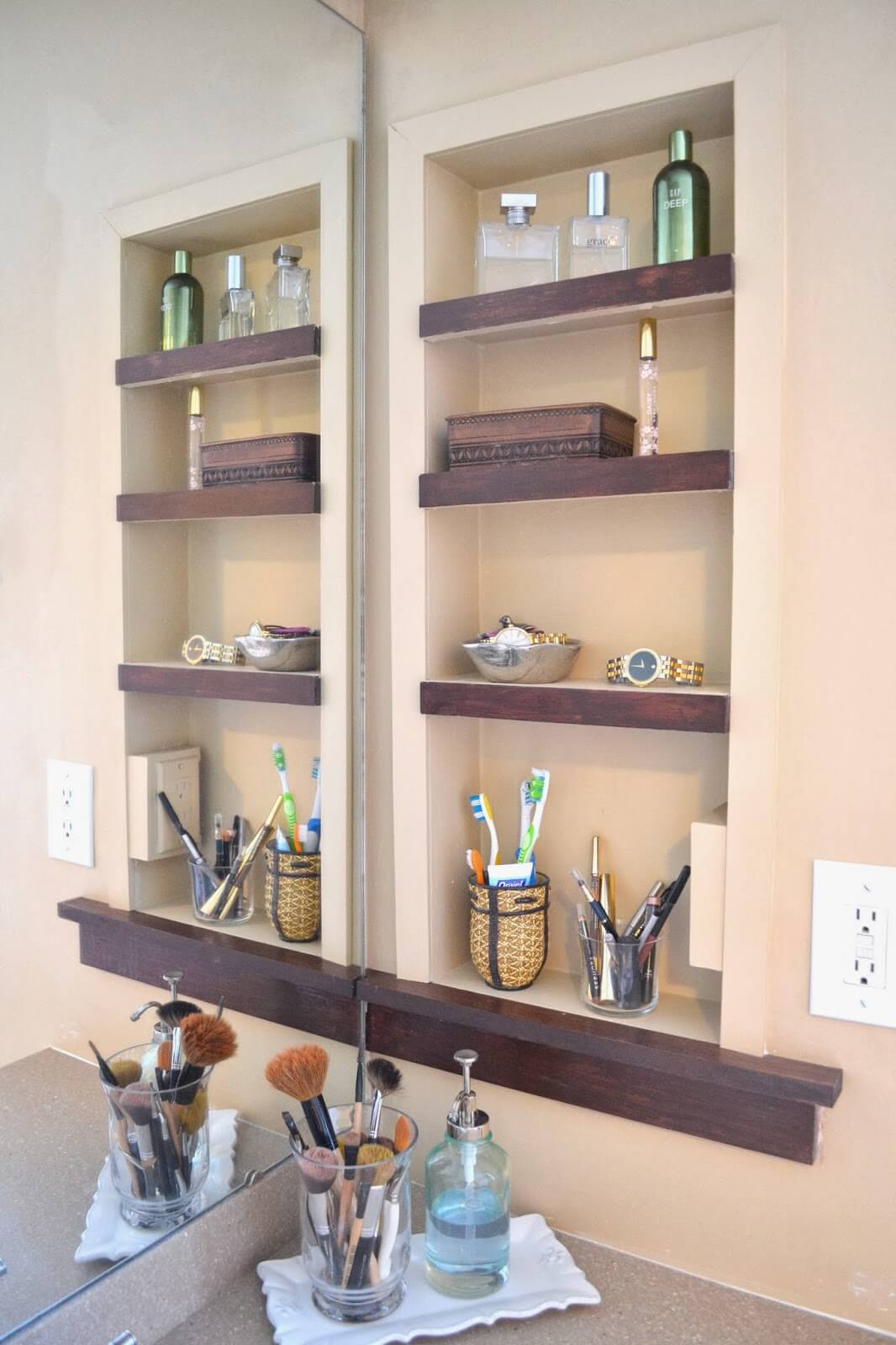 20+ Brilliant DIY Bathroom Shelf Ideas