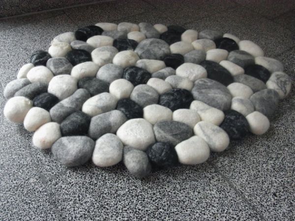 15+ Superb Black Pebbles Decor Ideas