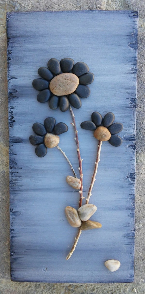 15+ Superb Black Pebbles Decor Ideas