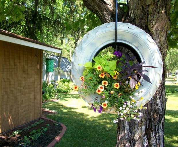 15+ Superb Car Tire Crafts for Your Home and Garden