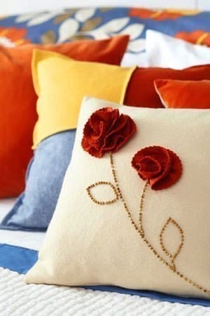 How to Make Easy Carnation Decorated Pillow