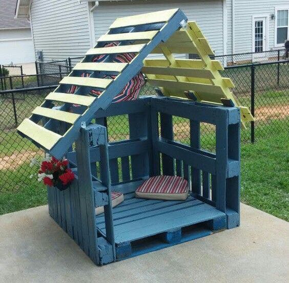 childrens houses made with pallets