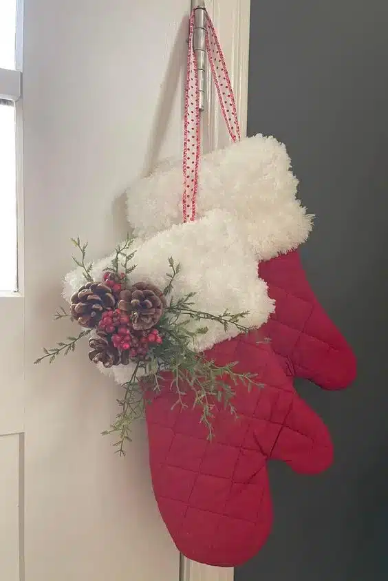 christmas decorating ideas using oven gloves