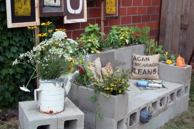 10+ Inspiring DIY Cinder Block Garden